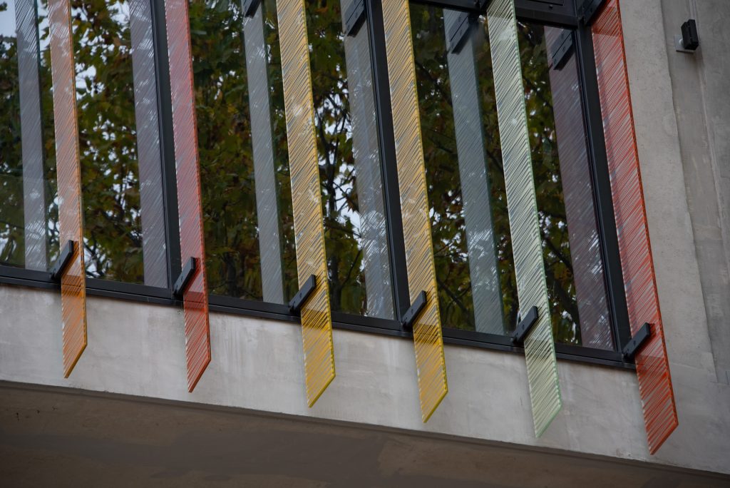 Réalisation de façade : lasure béton par Adéquate Façades pour le Conservatoire à Rayonnement Régional de Montpellier